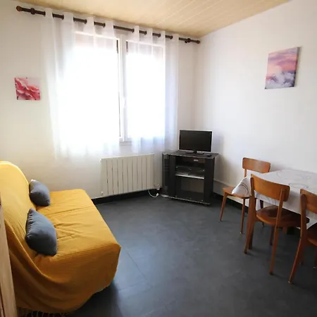 2 Pieces, Au 1er Etage Pour 2 A 4 Couchages, Proche Commerces Et 200m De Lxrh9 Apartment