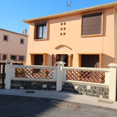 2 Pieces, Au 1er Etage Pour 2 A 4 Couchages, Proche Commerces Et 200m De Lxrh9 *